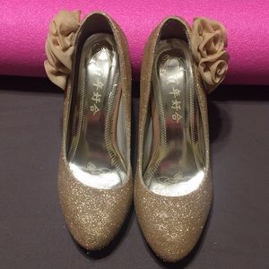 Gold glitter with silver heel size 8